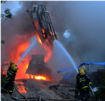 電纜著(zhù)火，礦工遇難！